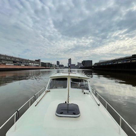 Suesses Motorboot - Bremen Ueberseestadt 외부 사진