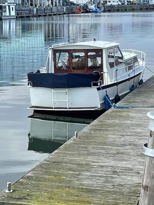 Suesses Motorboot - Bremen Ueberseestadt 외부 사진