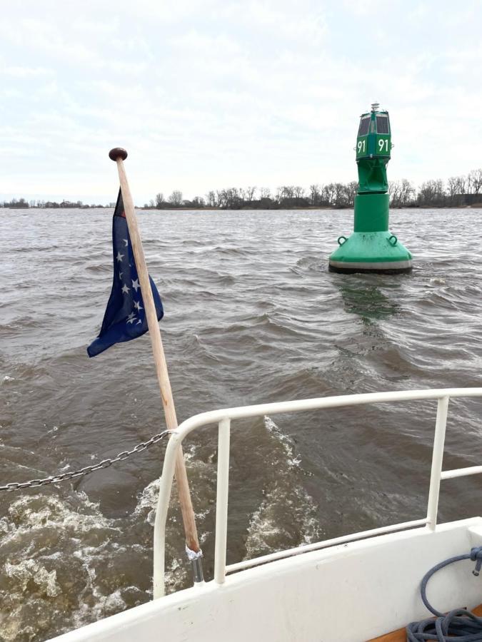 Suesses Motorboot - Bremen Ueberseestadt 외부 사진