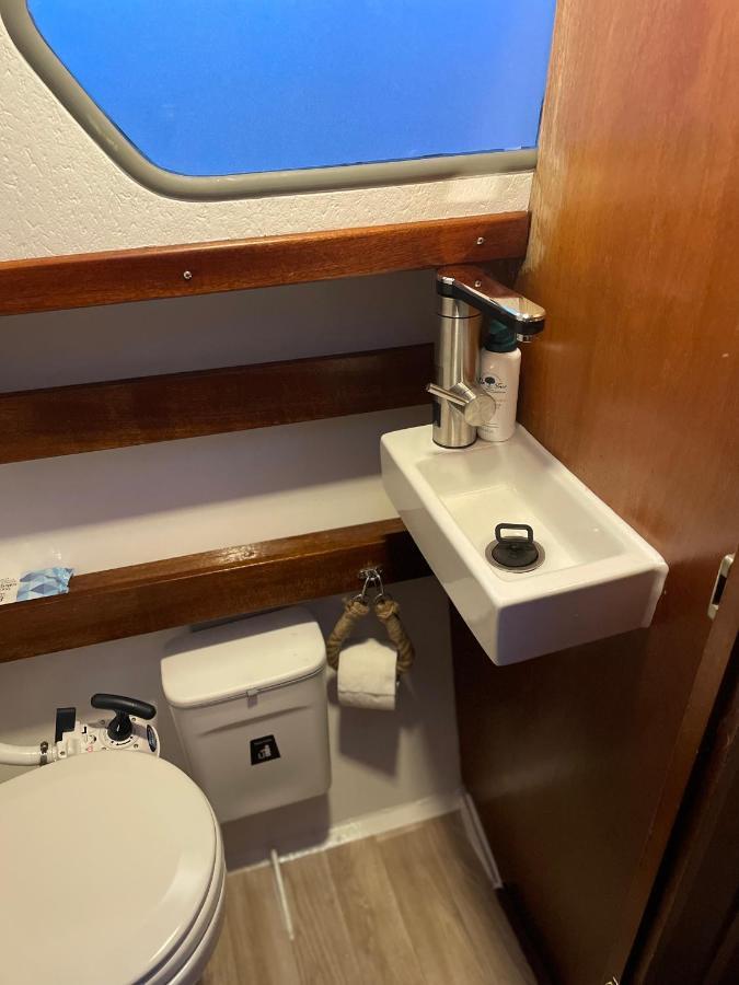 Suesses Motorboot - Bremen Ueberseestadt 외부 사진